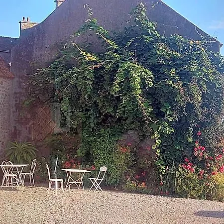 Les Deux Caps Couette-café 3*
